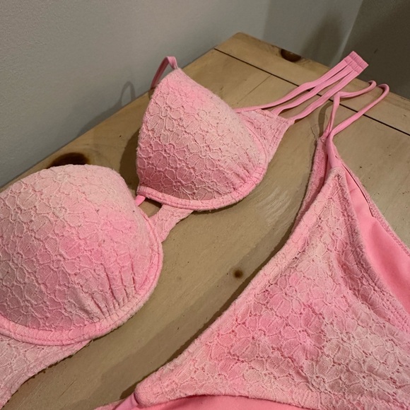 Vintage Hollister Pink Lace Bikini Set - Picture 2 of 3